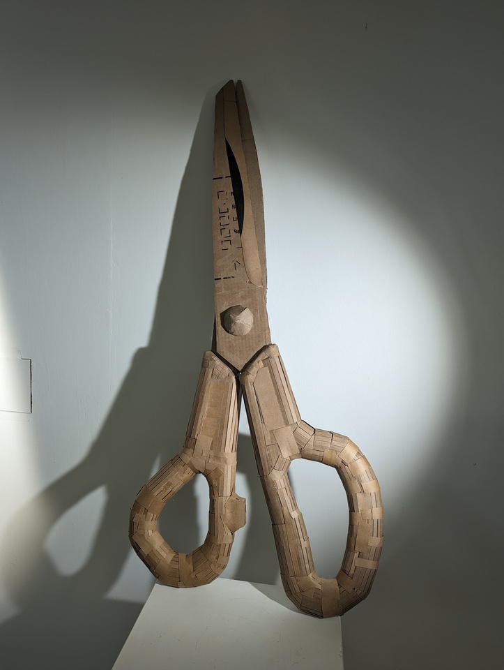 Giant Scissor