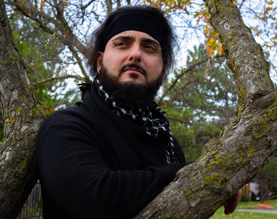 Portrait - Bassam, close